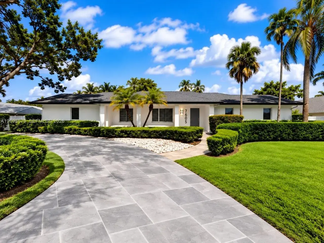 4 bedroom 3 bath Residential for sale at 7605 SW 179th Ter, Palmetto Bay FL 33157