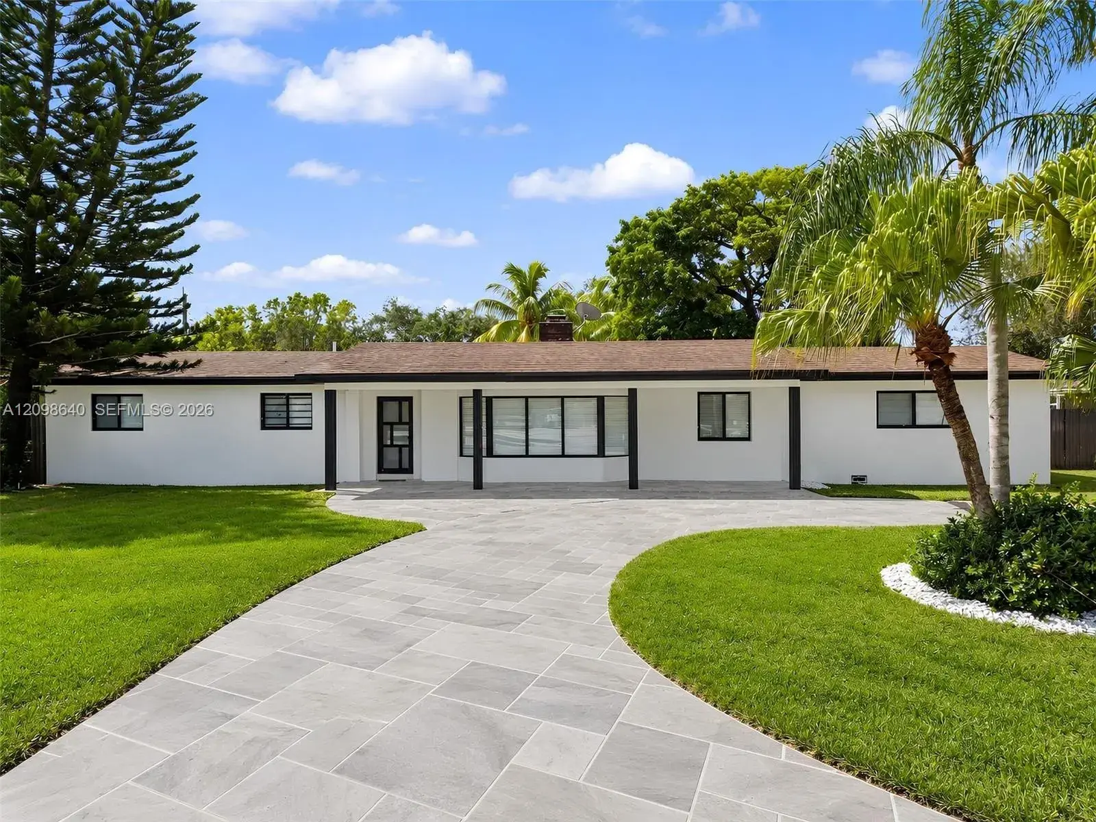 4 bedroom 2 bath Residential for sale at 8200 SW 164th St, Palmetto Bay FL 33157