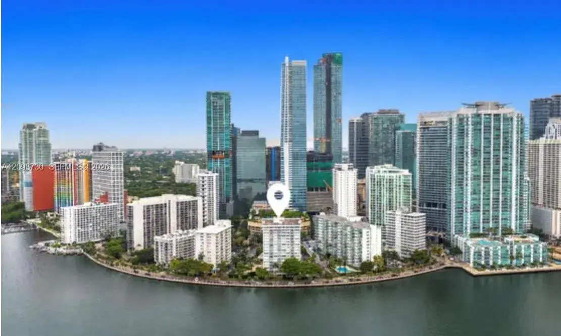 1 bedroom 1 bath Residential for sale at 1420 Brickell Bay Dr # 202E, Miami FL 33131