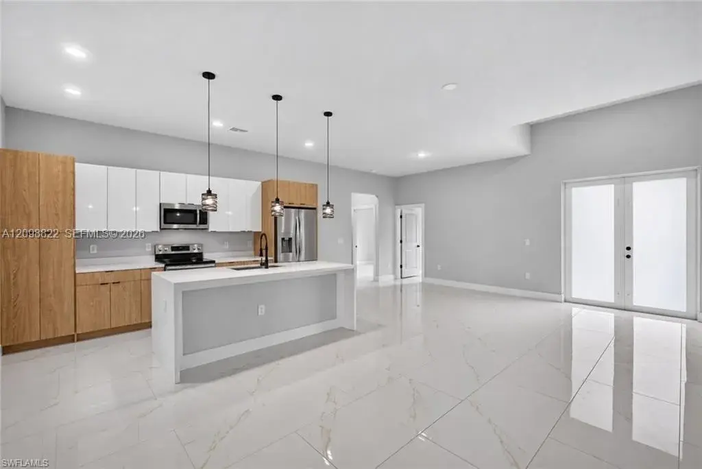 525 GENESEE AVE S, Lehigh Acres FL 33974