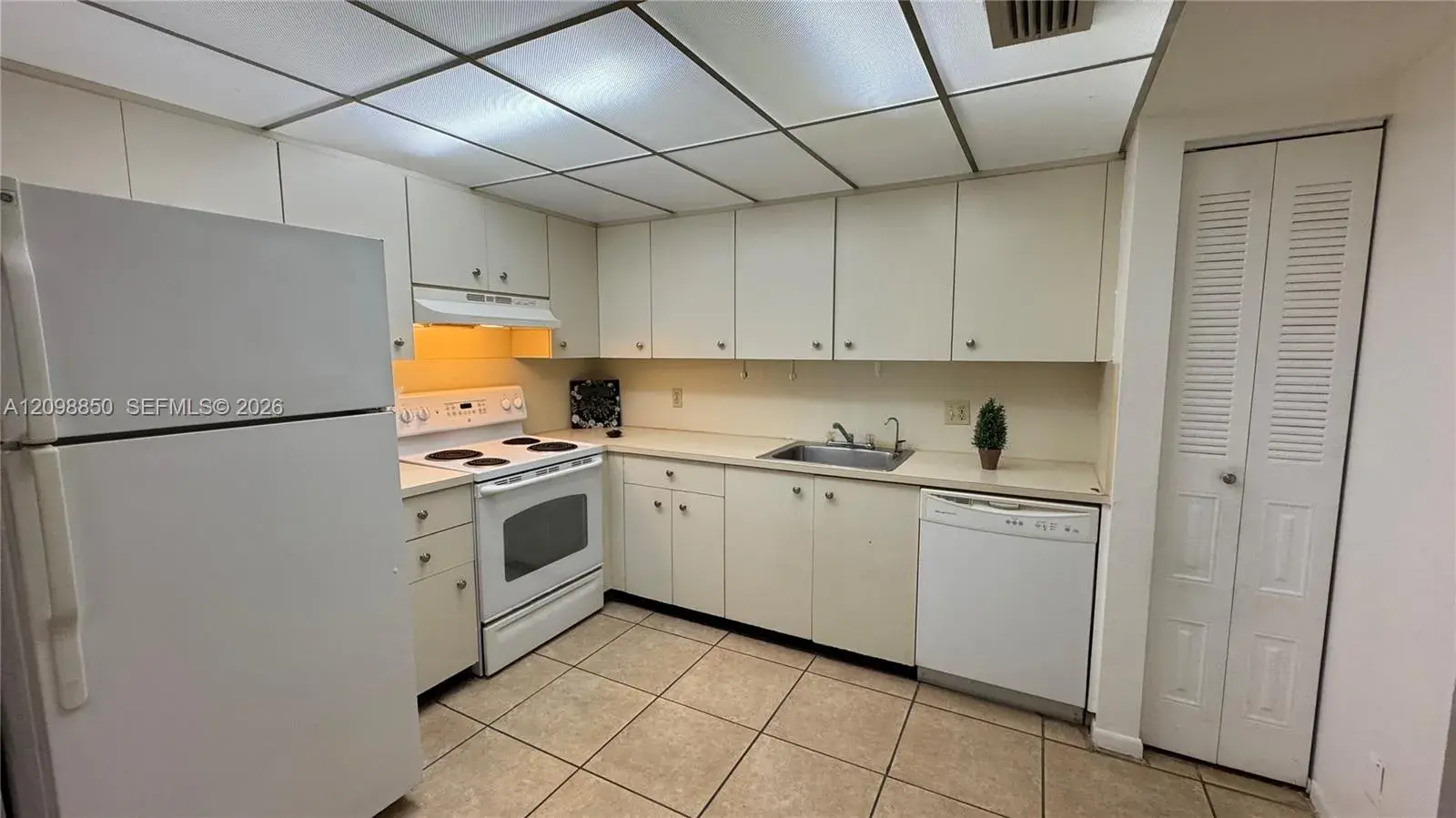 1 bedroom 1 bath Residential for sale at 251 SW 132nd Way # 410H, Pembroke Pines FL 33027