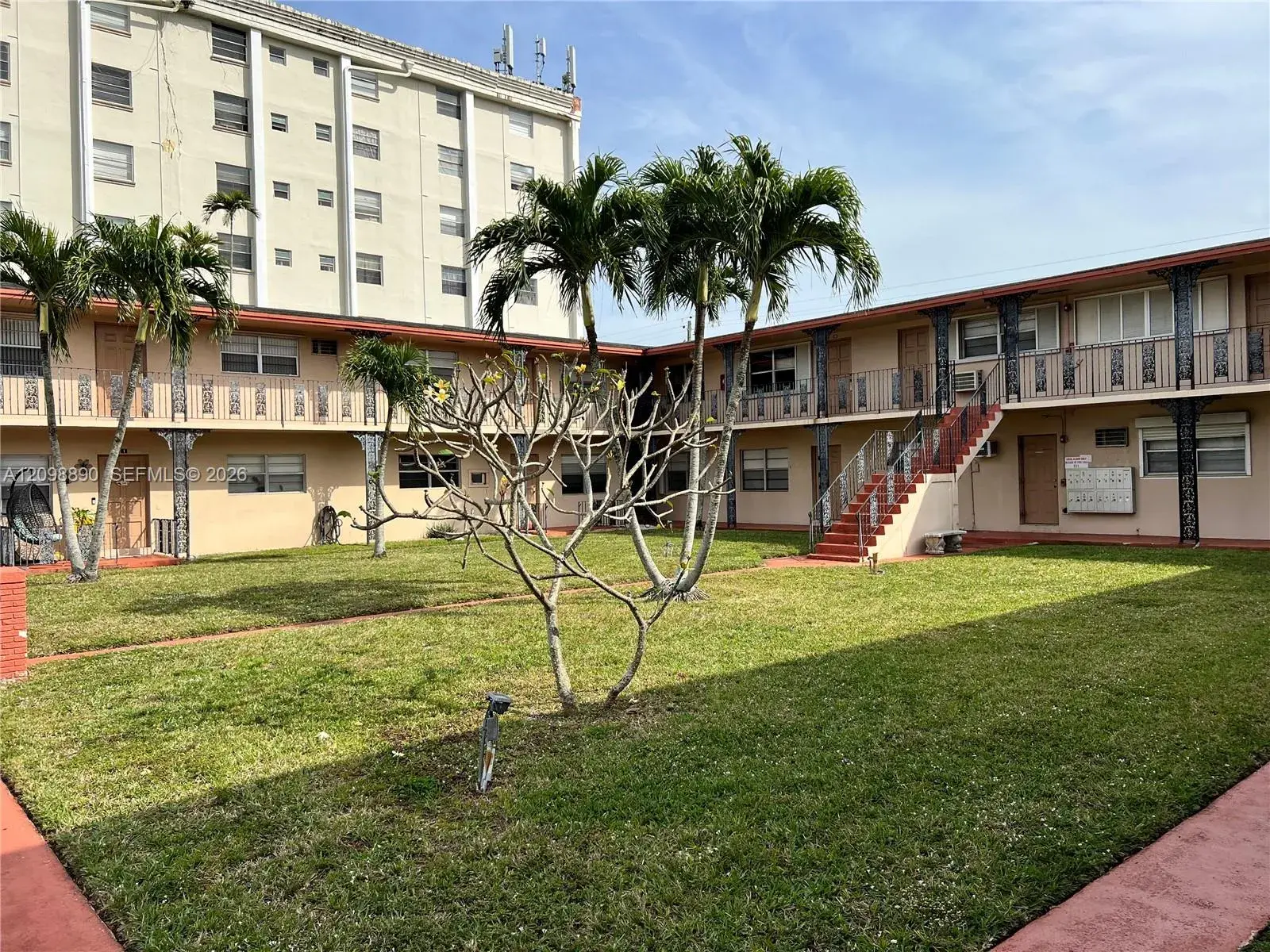 1 bedroom 1 bath Residential Lease for rent at 5300 Hollywood Blvd # 10, Hollywood FL 33021