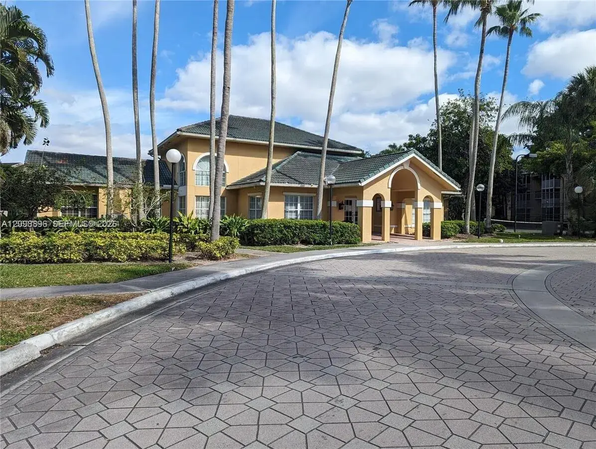 1 bedroom 1 bath Residential for sale at 4055 W Mcnab Rd # H112, Pompano Beach FL 33069