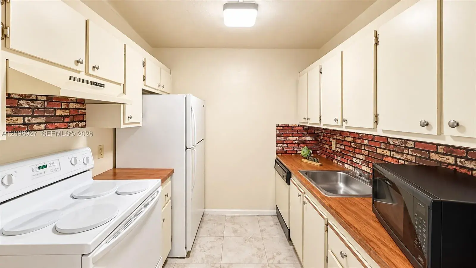 1 bedroom 1 bath Residential for sale at 101 SW 132nd Way # 304J, Pembroke Pines FL 33027