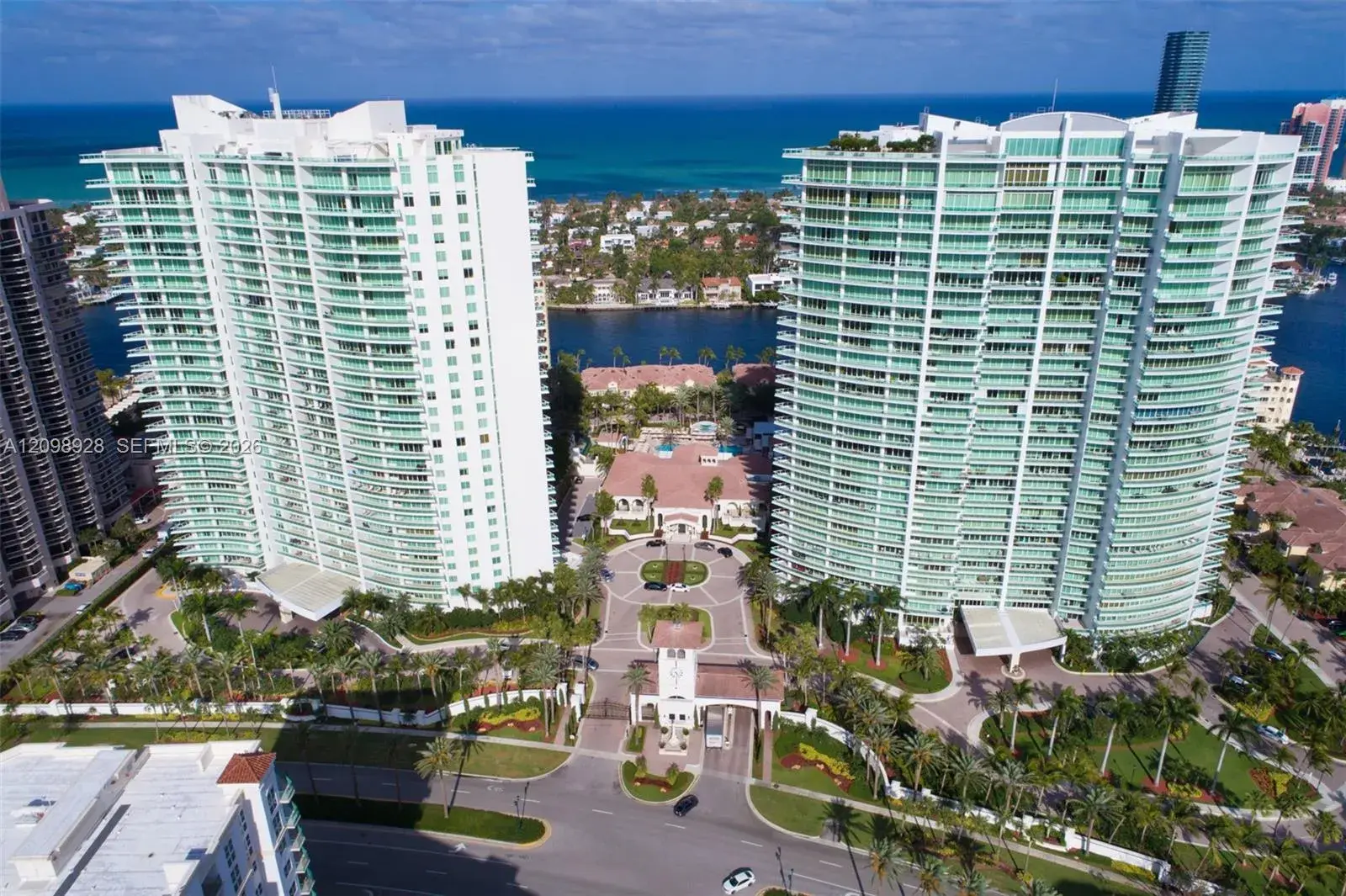 2 bedroom 2 bath Residential for sale at 19955 NE 38th Ct # 1205, Aventura FL 33180