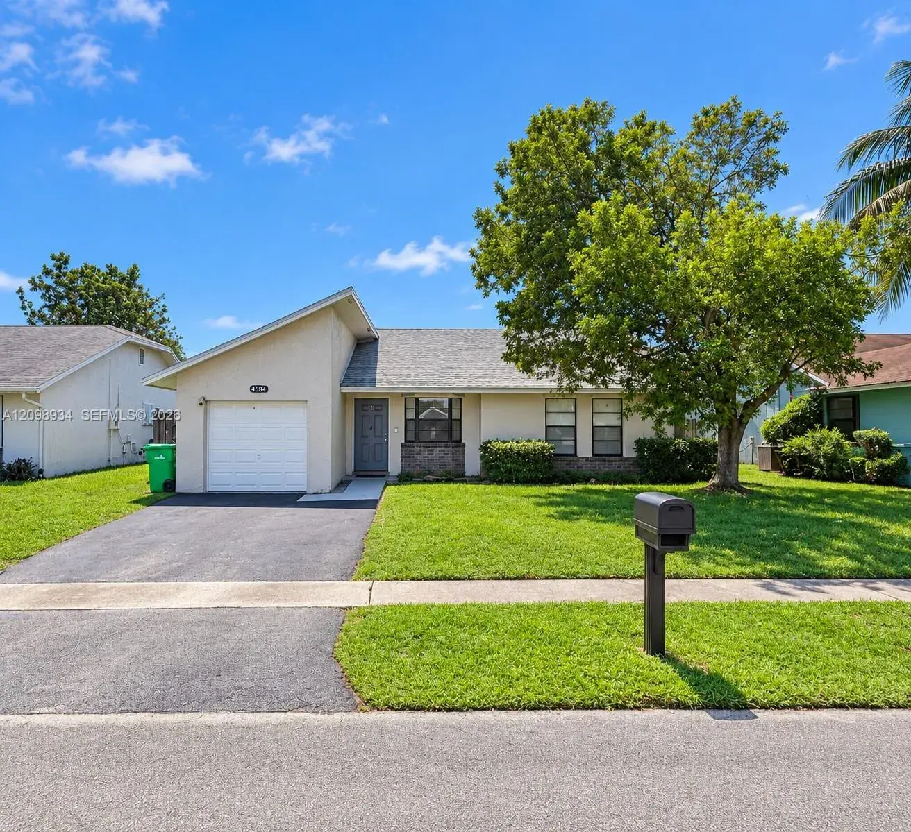 3 bedroom 2 bath Residential for sale at 4968 NW 92nd Ave, Sunrise FL 33351
