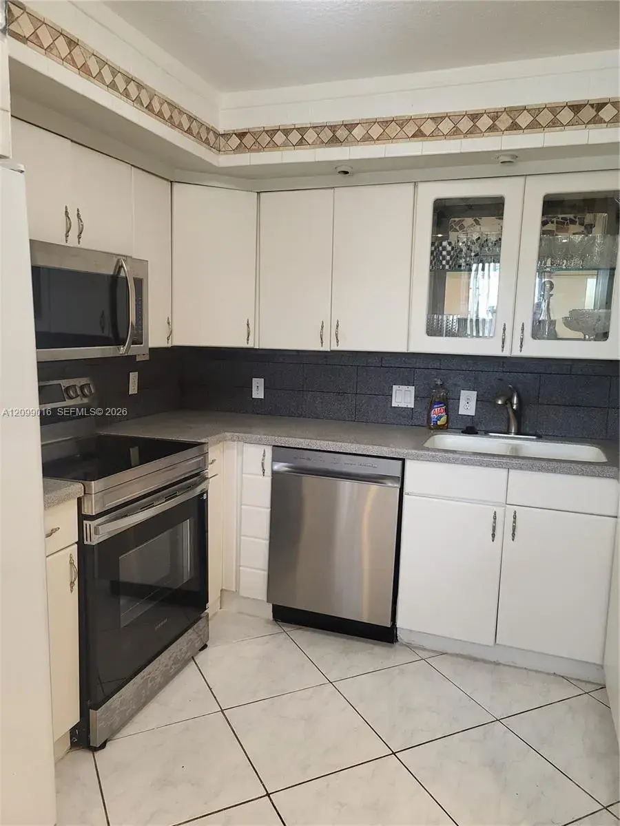2 bedroom 2 bath Residential for sale at 2050 Newcastle C # C, Boca Raton FL 33434