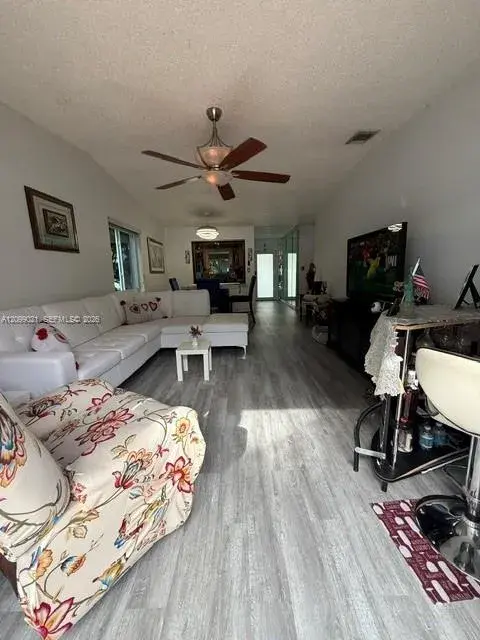 5641 SW 139th Pl, Miami FL 33183