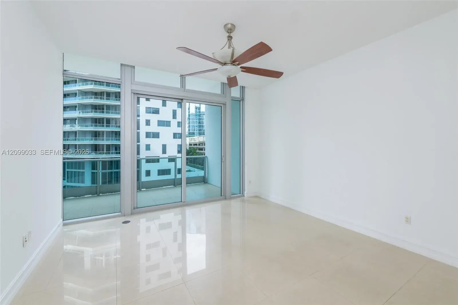 1 bedroom 1 bath Residential for sale at 1331 Brickell Bay Dr # 606, Miami FL 33131