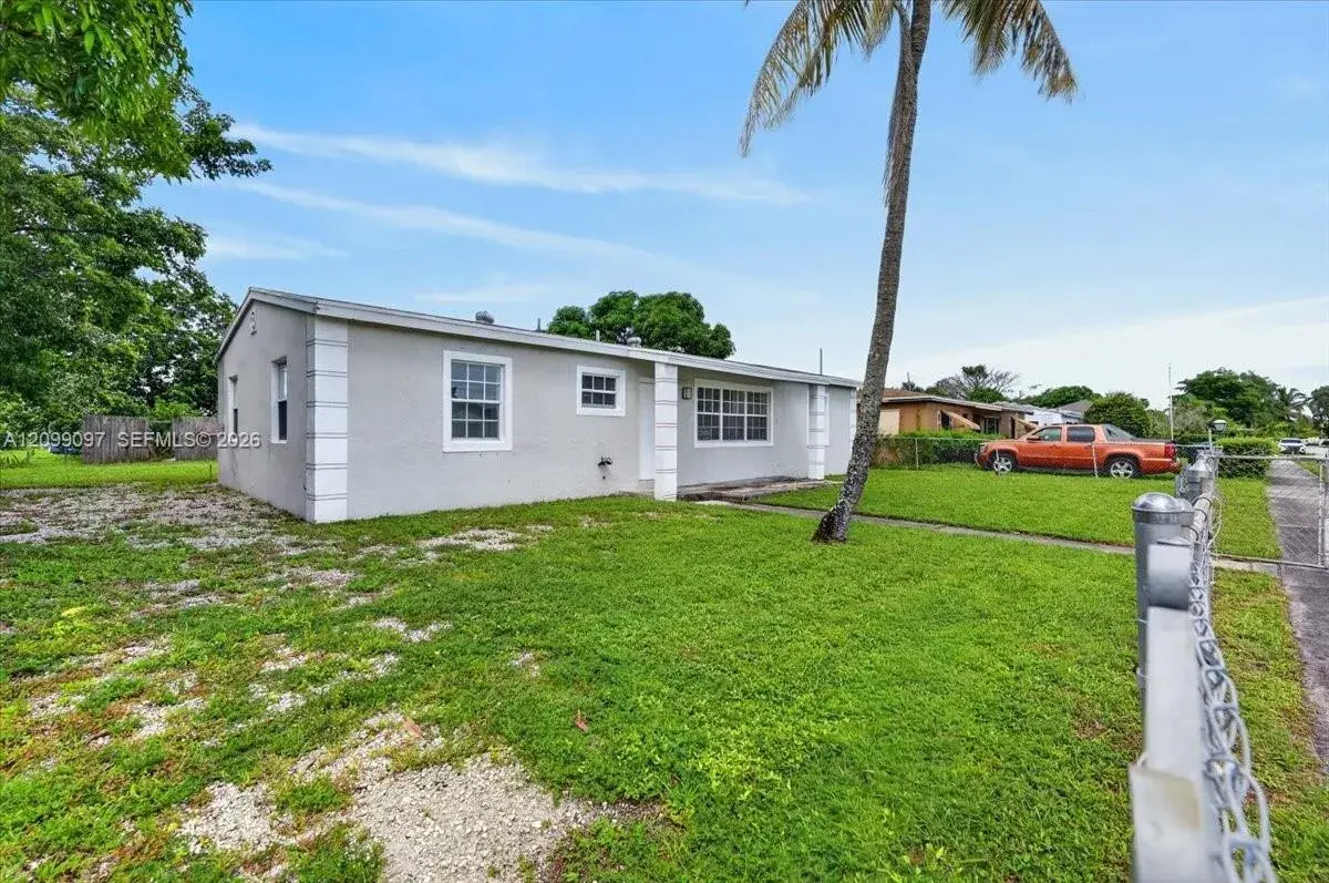 2885 NW 155th Ter, Miami Gardens FL 33054