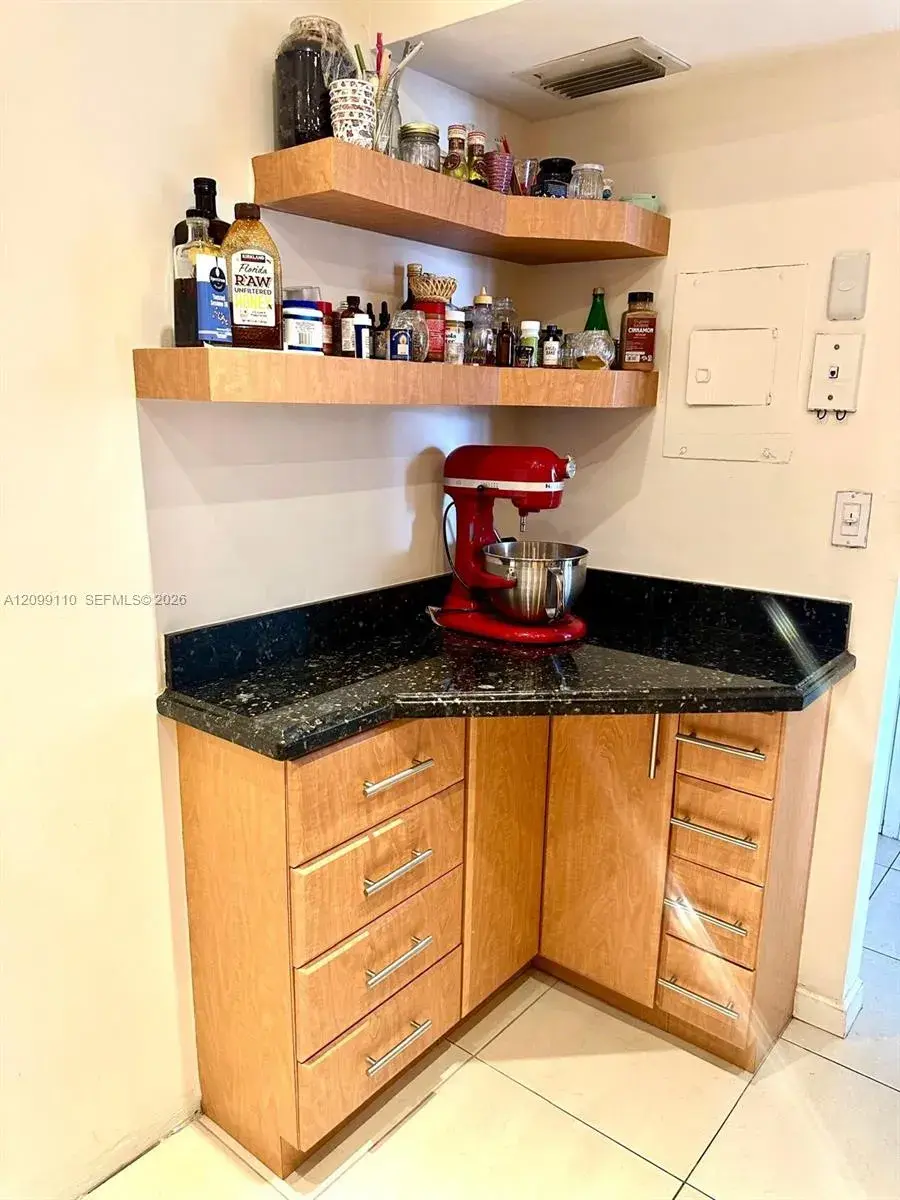 3675 N Country Club Dr # 1504, Aventura FL 33180