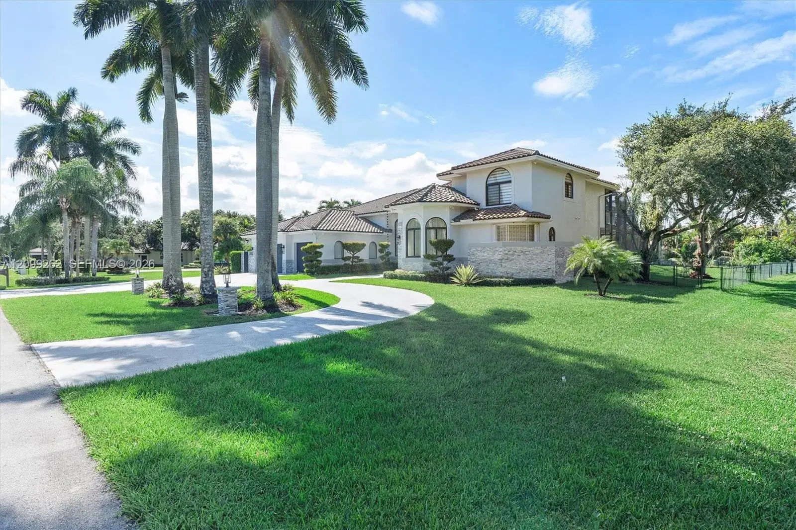 12060 NW 10th St, Plantation FL 33323
