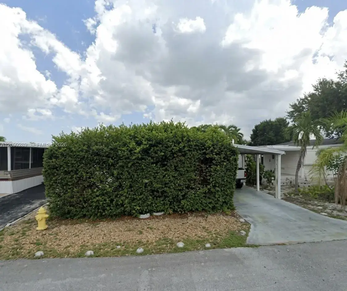2 bedroom 2 bath Residential for sale at 5550 SW 32nd Ter, Dania Beach FL 33312