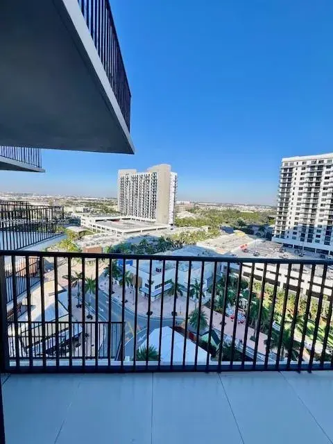 5252 NW 85th Ave # 1009, Doral FL 33166