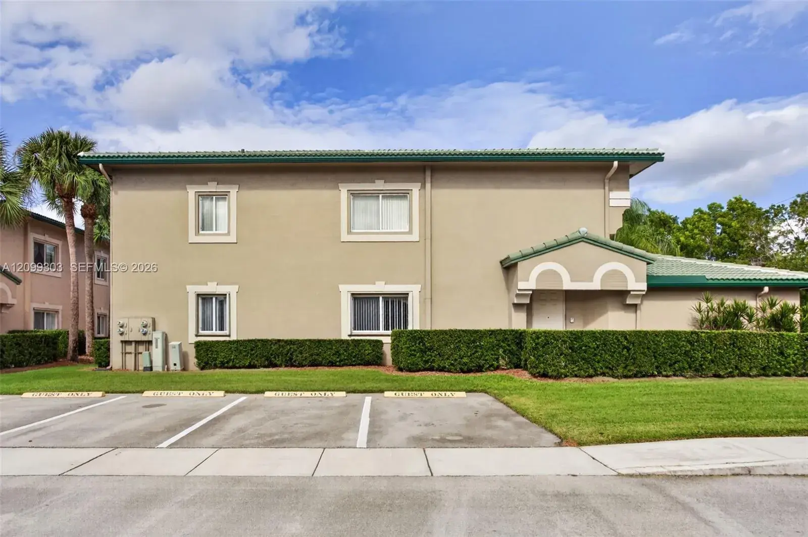7917 Exeter Blvd E # 101, Tamarac FL 33321