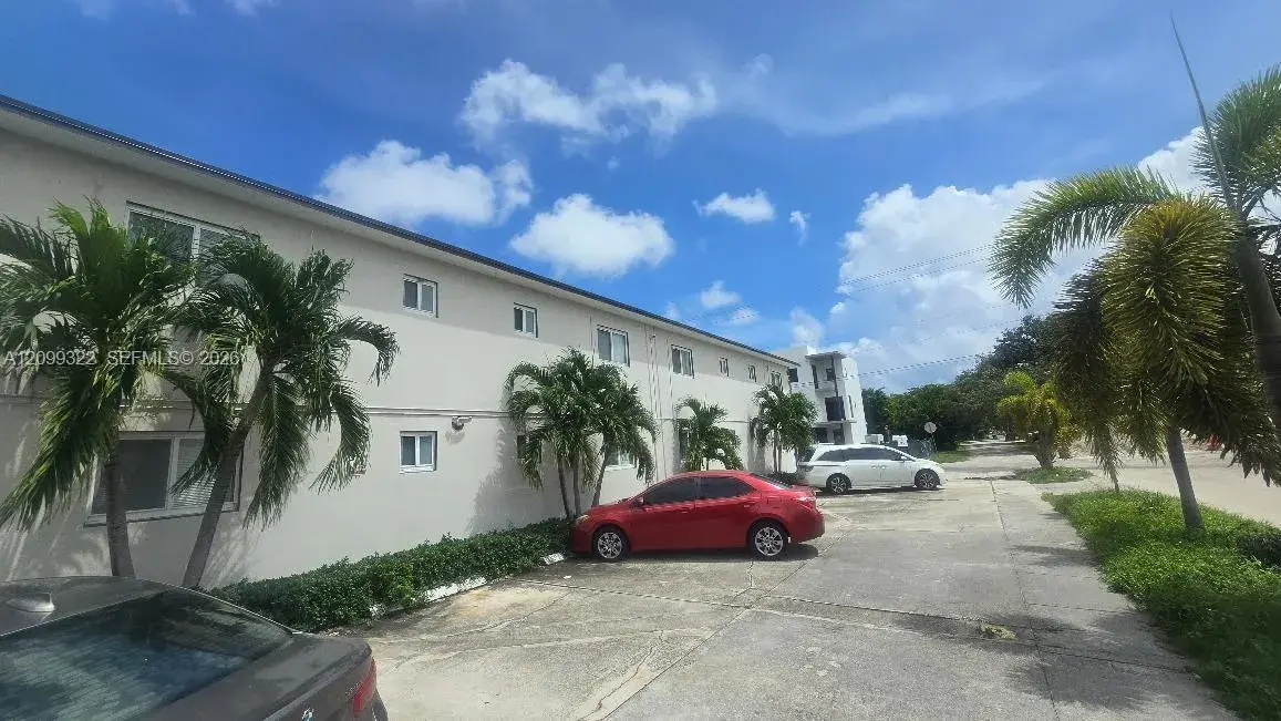 1 bath Residential Lease for rent at 1400 N 17th Ave # 5, Hollywood FL 33020