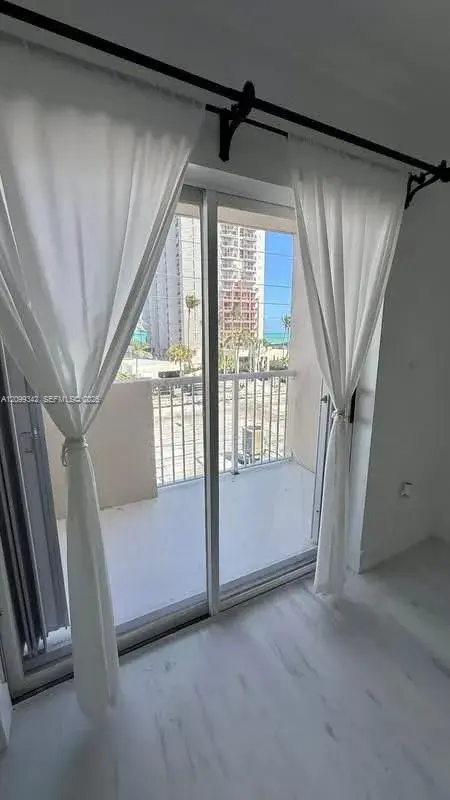 6801 Harding Ave # 412, Miami Beach FL 33141