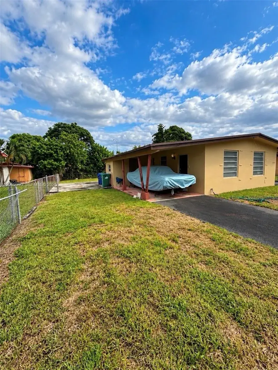 3 bedroom 2 bath Residential for sale at 3271 NW 182nd St, Miami Gardens FL 33056