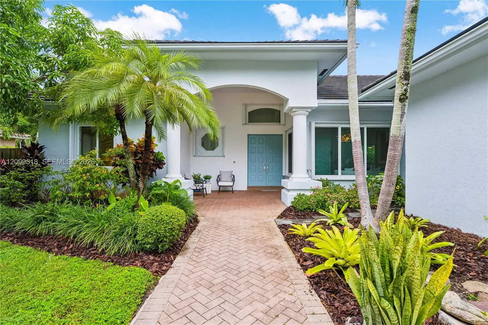 4 bedroom 4 bath Residential for sale at 15255 SW 80th Ave, Palmetto Bay FL 33157