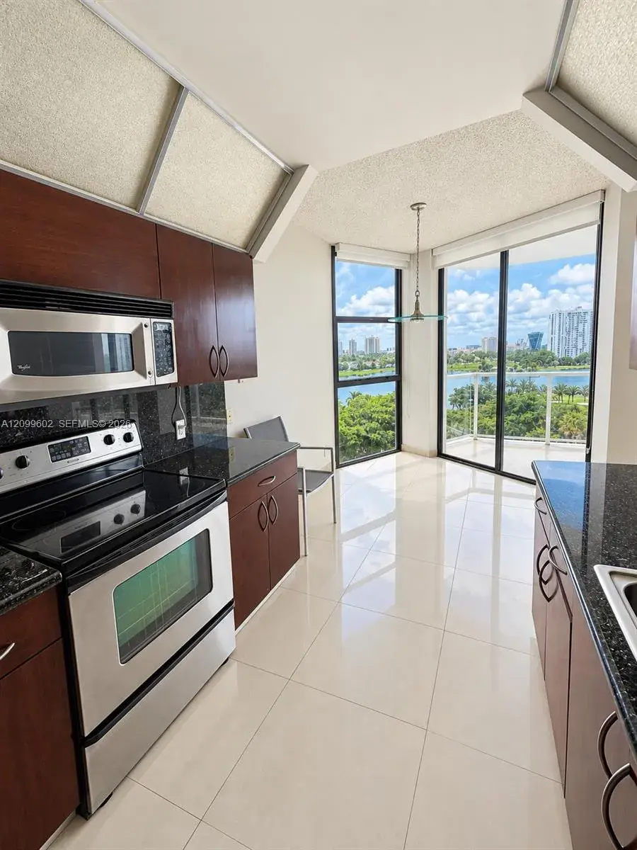 20281 E Country Club Dr # 809, Aventura FL 33180