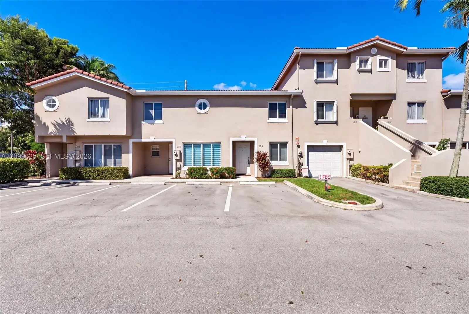2 bedroom 2 bath Residential for sale at 105 Riviera Cir, Weston FL 33326