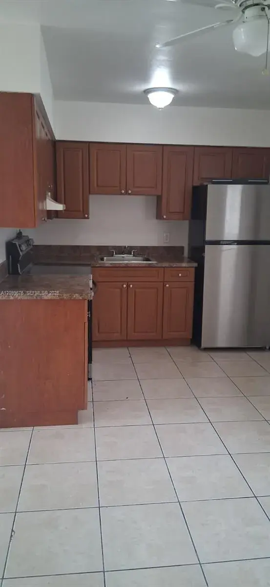 1 bedroom 1 bath Residential Lease for rent at 2332 Fillmore St # 1, Hollywood FL 33020