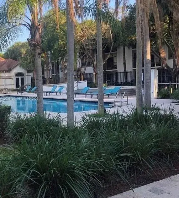 2 bedroom 2 bath Residential Lease for rent at 570 S Park Rd # 6, Hollywood FL 33021