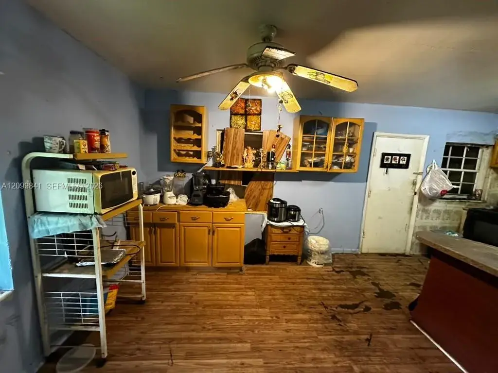 2299 NW 90th St, Miami FL 33147