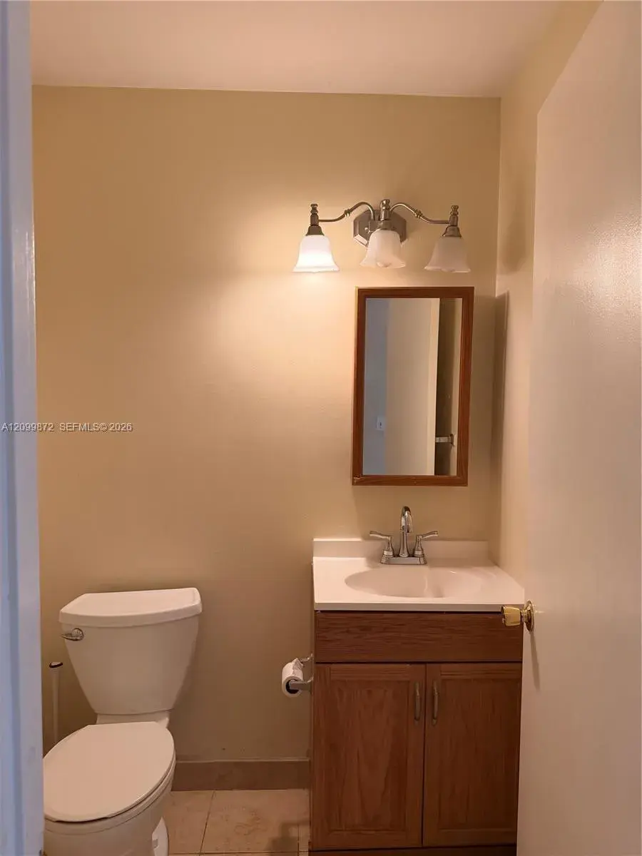 1209 Sussex Dr, North Lauderdale FL 33068