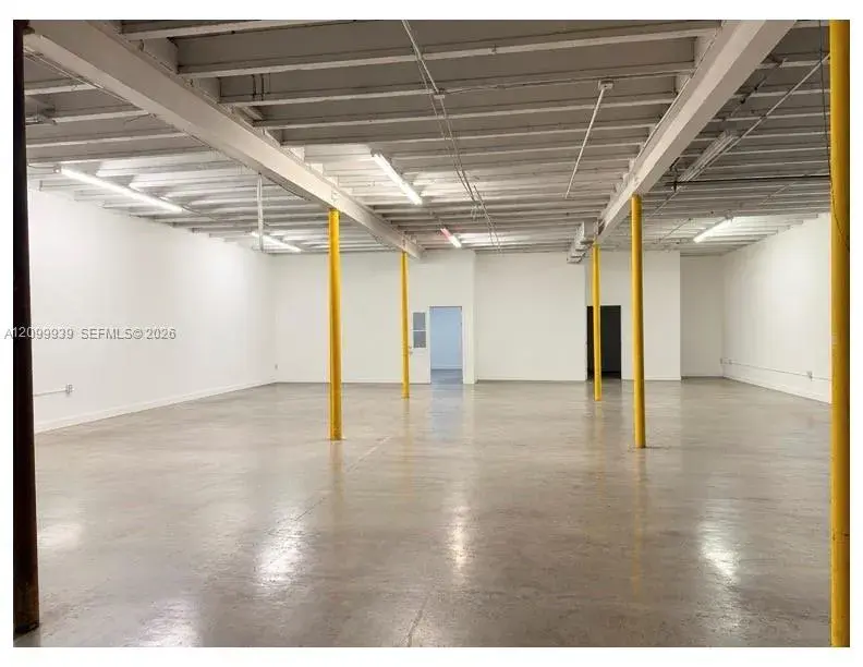 Commercial Sale for sale at 750 N Dixie Hwy, Hollywood FL 33020