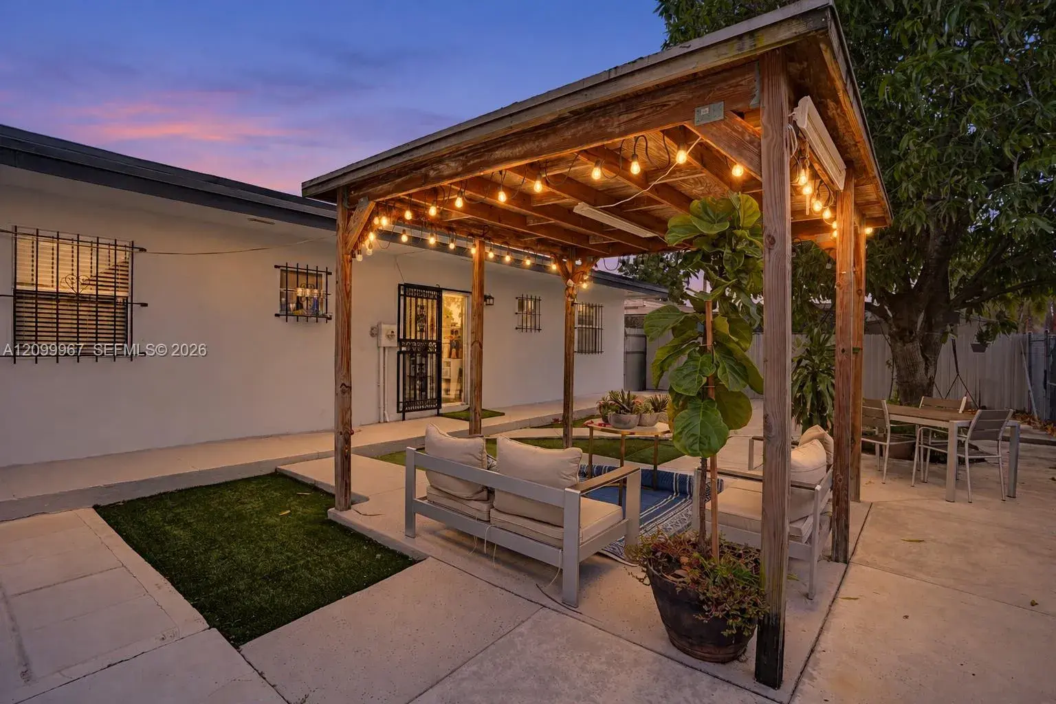 550 E 10th Ave, Hialeah FL 33010