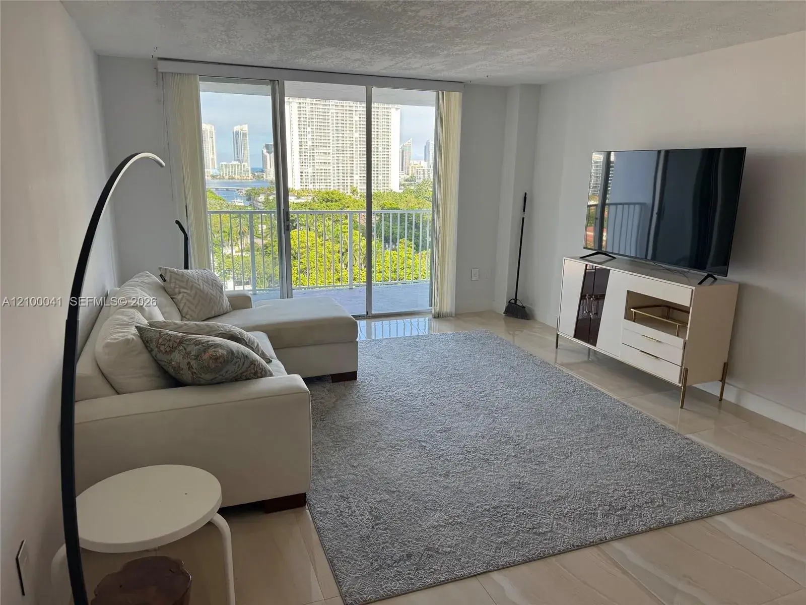 2 bedroom 2 bath Residential Lease for rent at 2851 NE 183rd St # 1409E, Aventura FL 33160