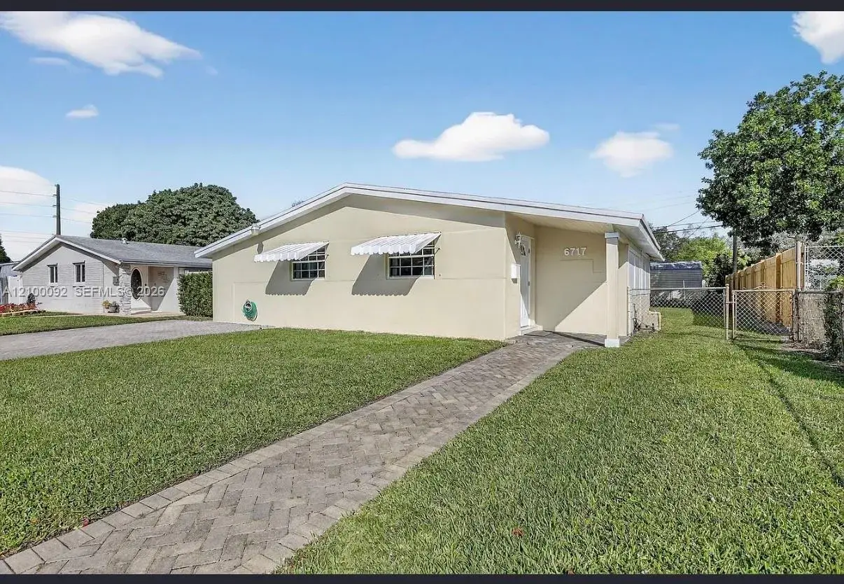 2 bedroom 1 bath Residential Lease for rent at 6717 Farragut St, Hollywood FL 33024