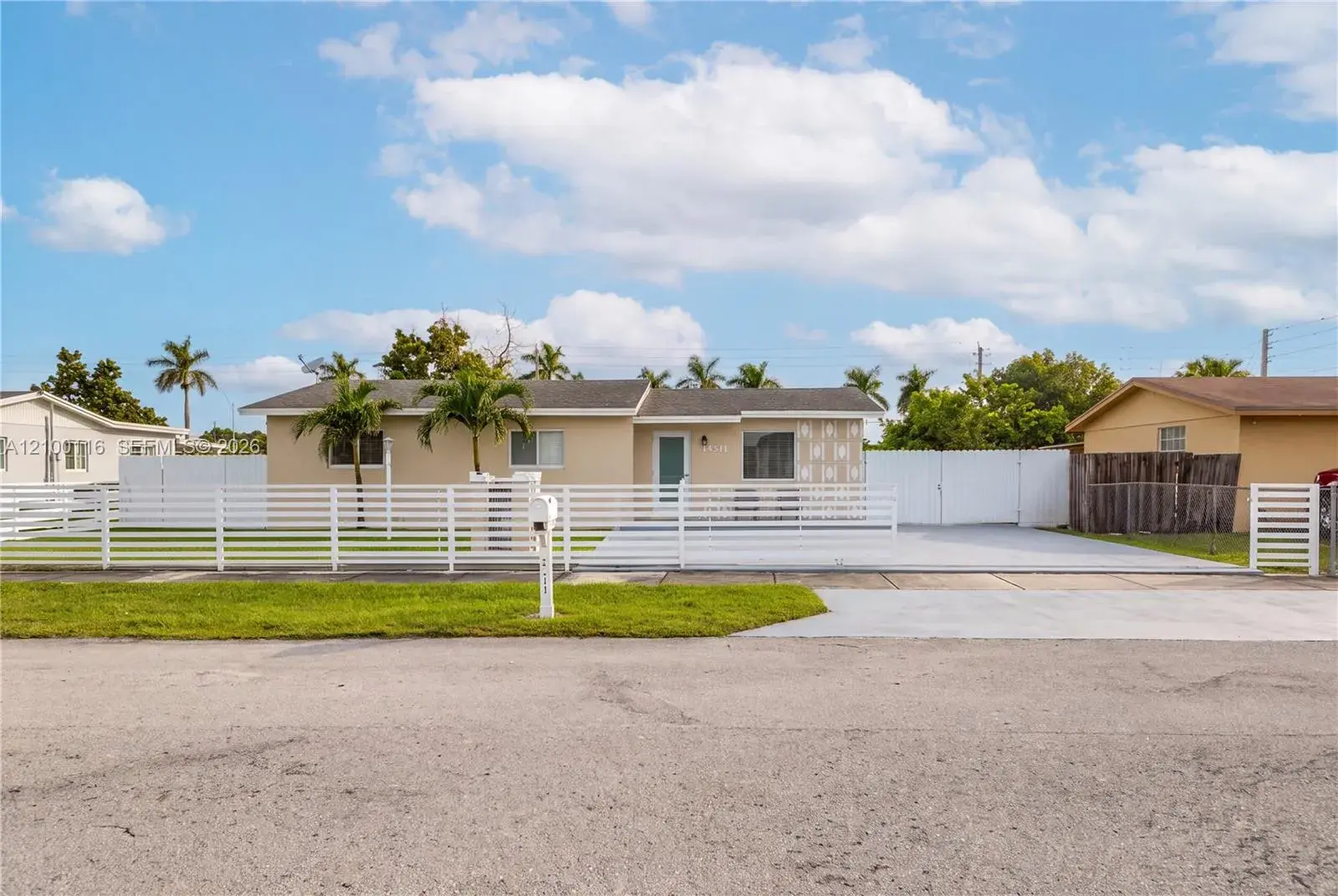 3 bedroom 2 bath Residential for sale at 14311 SW 289th St, Homestead FL 33033