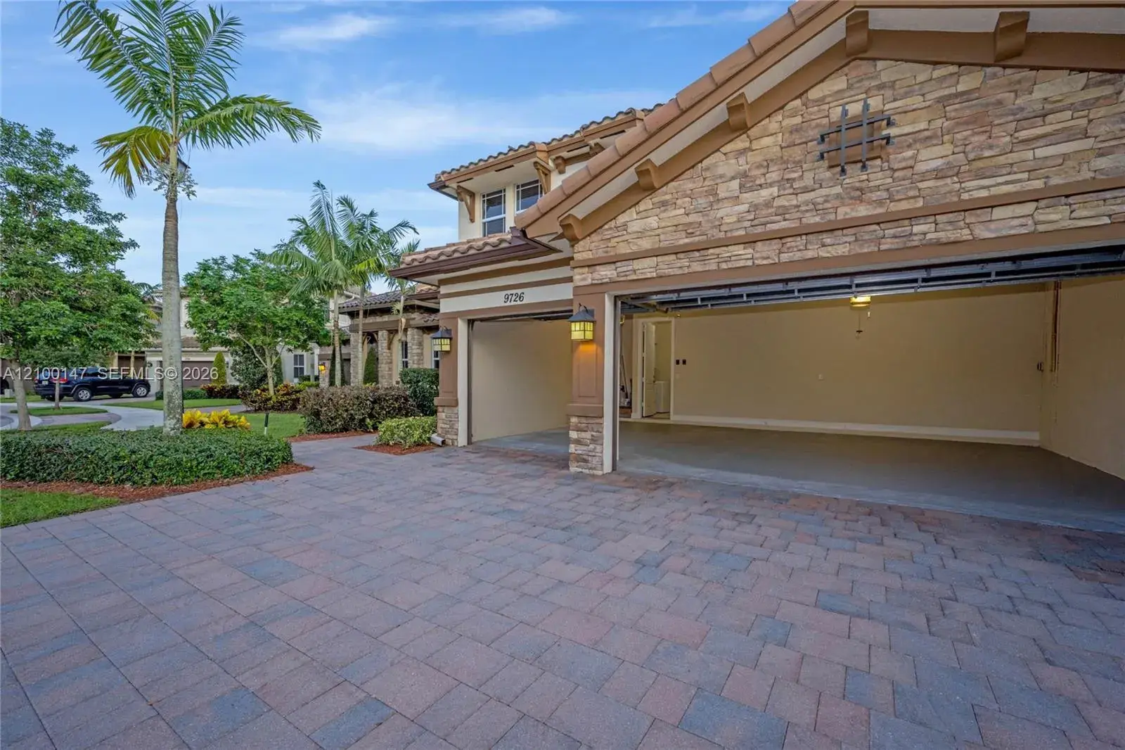 2010 NW 98th Way, Pembroke Pines FL 33024