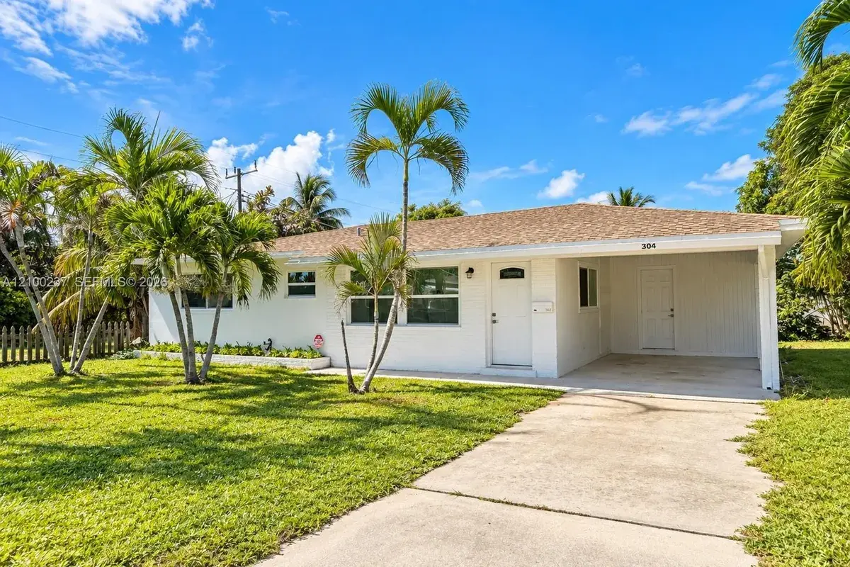 304 SW 6th Ave, Boynton Beach FL 33435