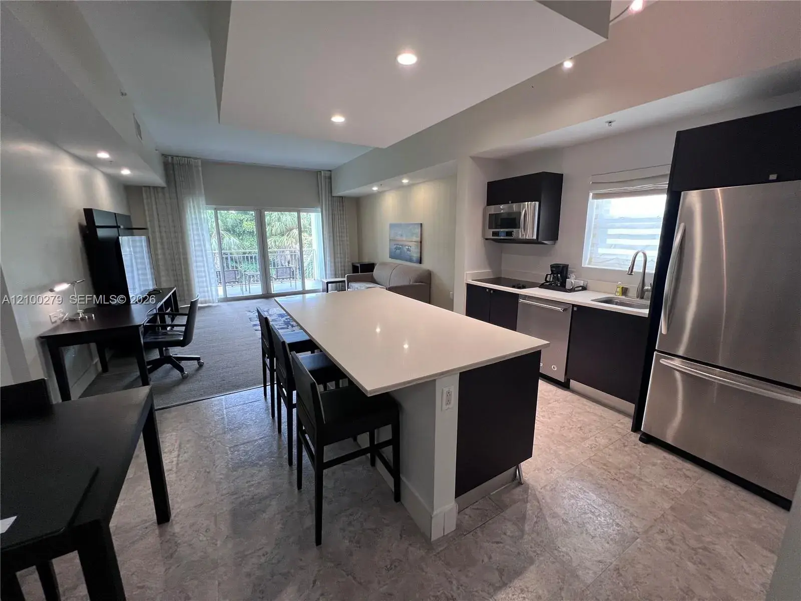 1 bedroom 2 bath Residential for sale at 5300 NW 87th Ave # 916, Doral FL 33178
