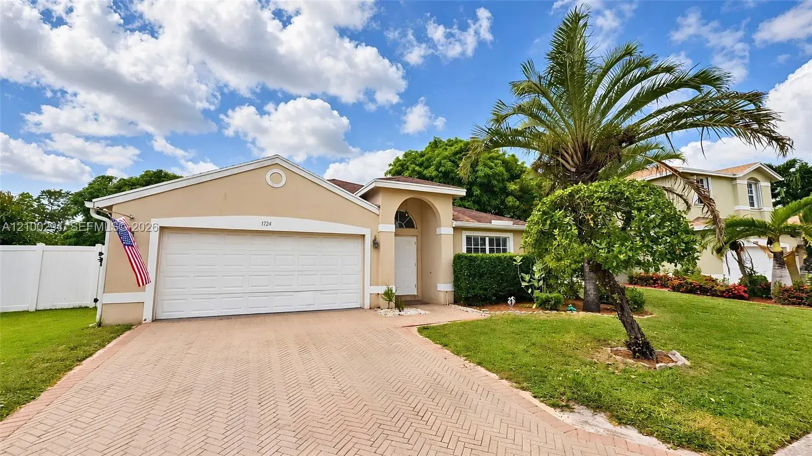 3 bedroom 2 bath Residential for sale at 1724 Sawgrass Cir, Green Acres FL 33413