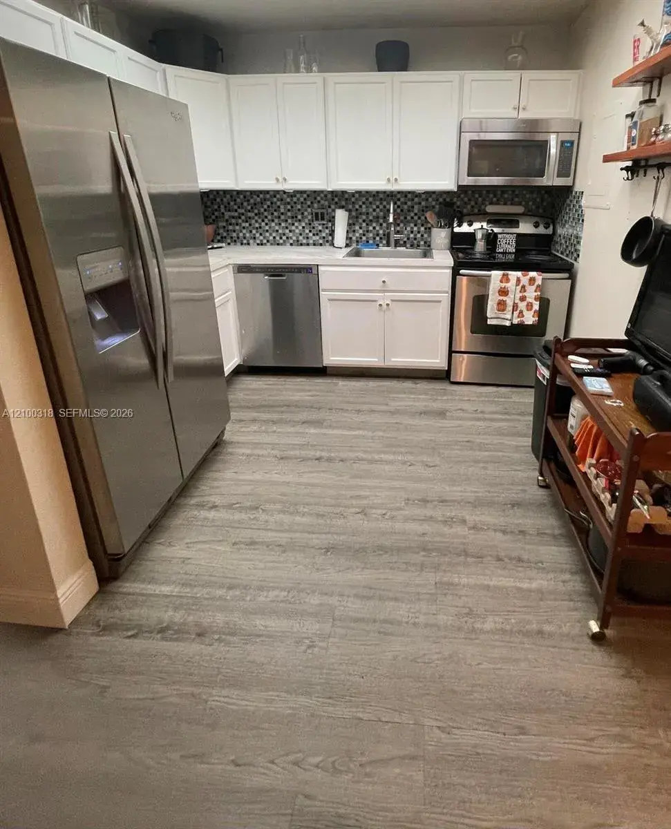 1 bedroom 1 bath Residential for sale at 7100 NW 17th St # 421, Plantation FL 33313