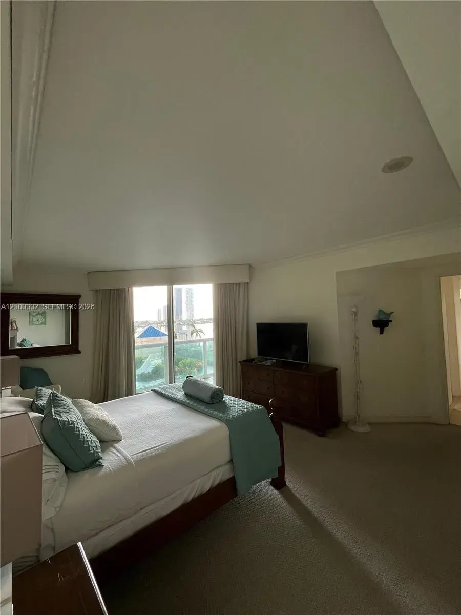 2 bedroom 2 bath Residential for sale at 3370 Hidden Bay Dr # 612, Aventura FL 33180