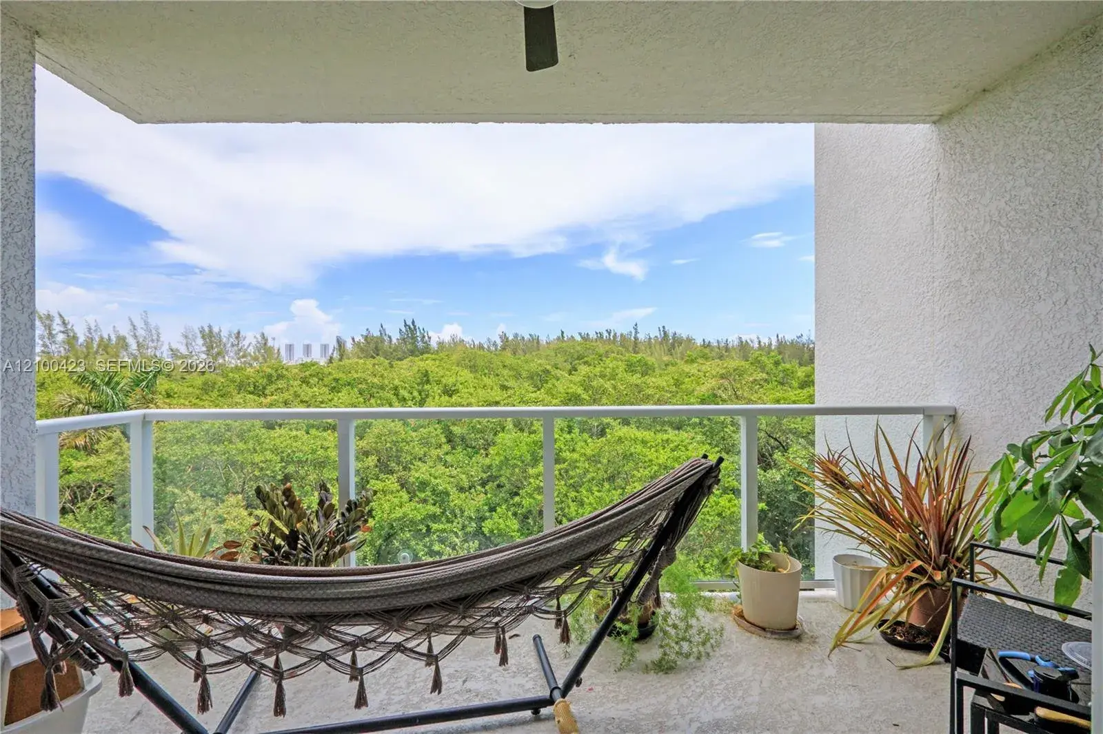 15051 Royal Oaks Ln # 402, North Miami FL 33181