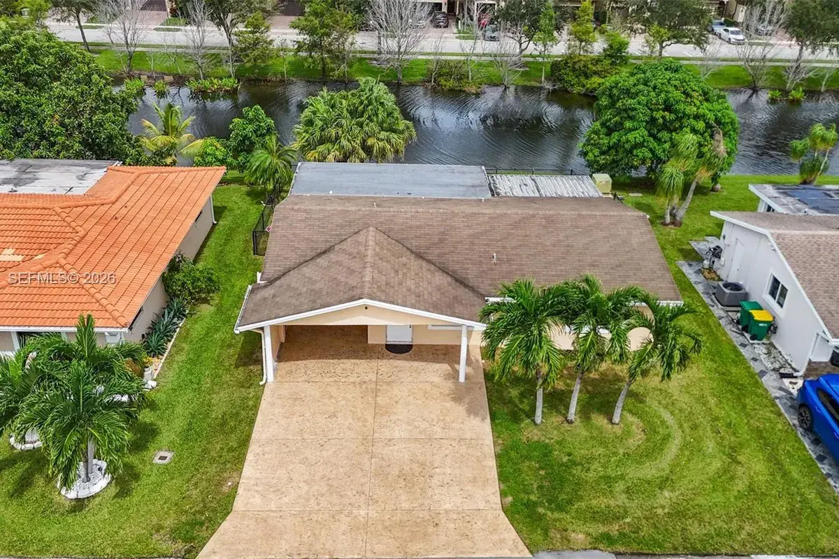 4711 NW 58th St, Tamarac FL 33319