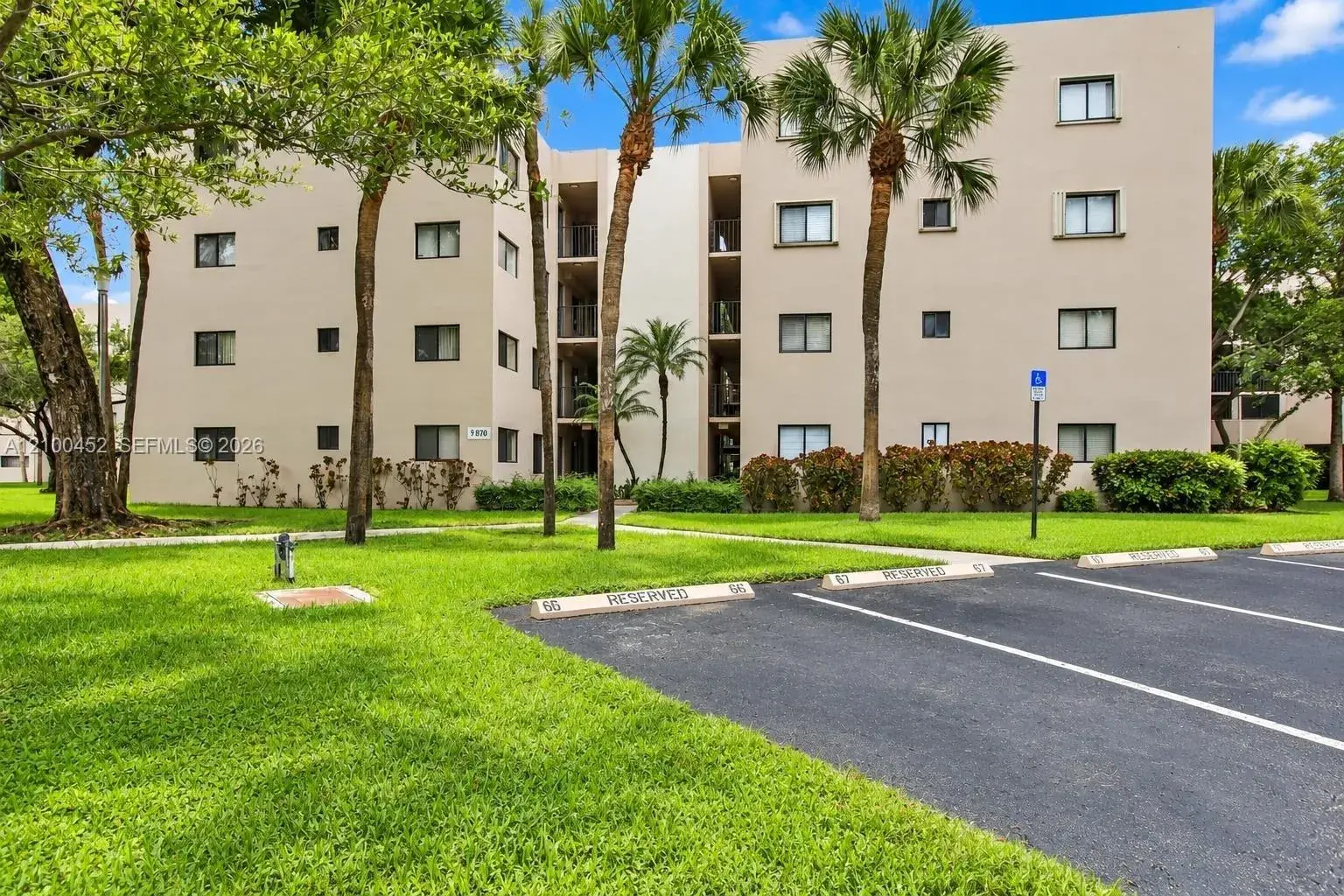 3 bedroom 2 bath Residential for sale at 8760 SW 133rd Ave Rd # 114, Miami FL 33183