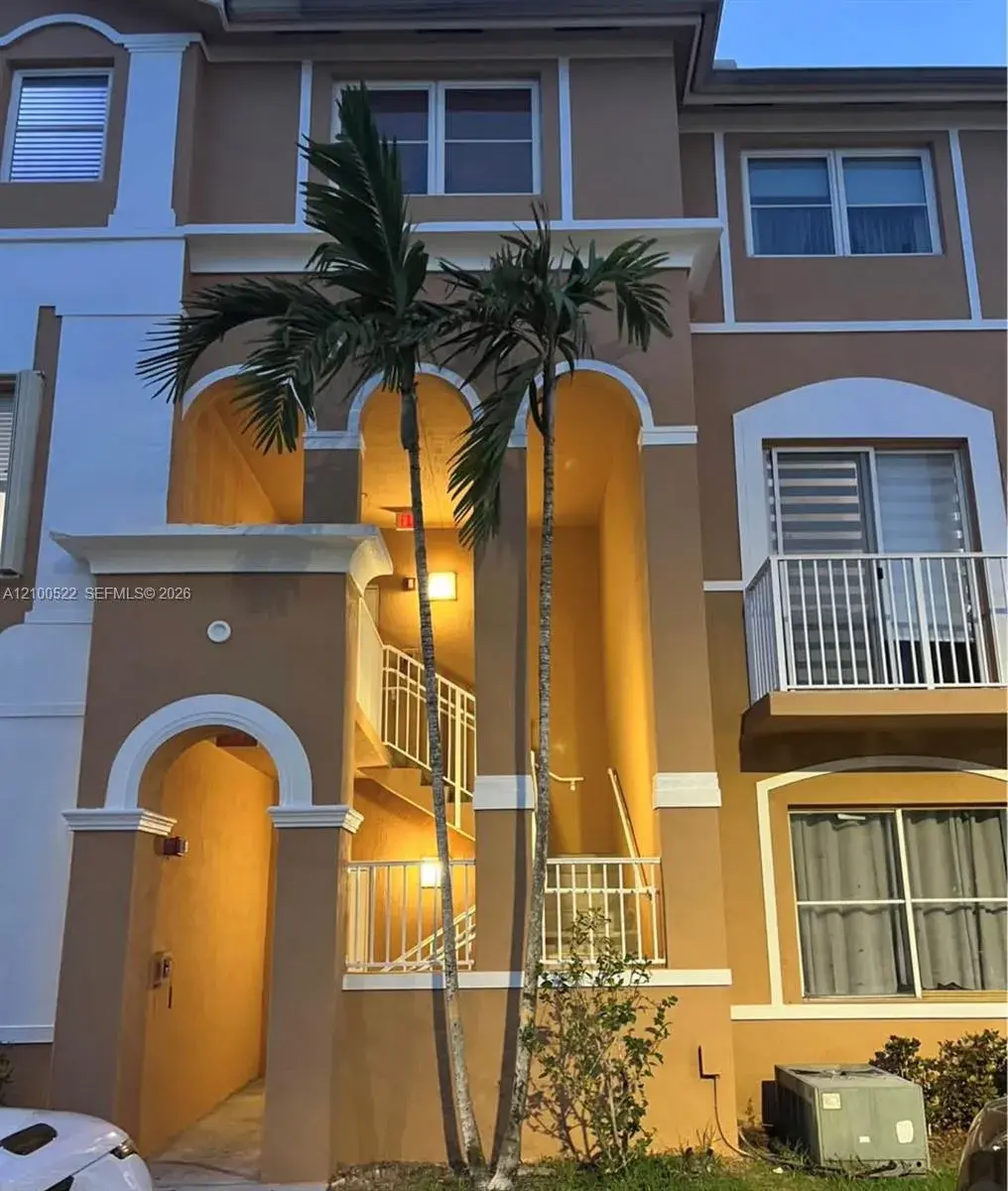 2 bedroom 2 bath Residential for sale at 17800 NW 73rd Ave # 21, Hialeah FL 33015
