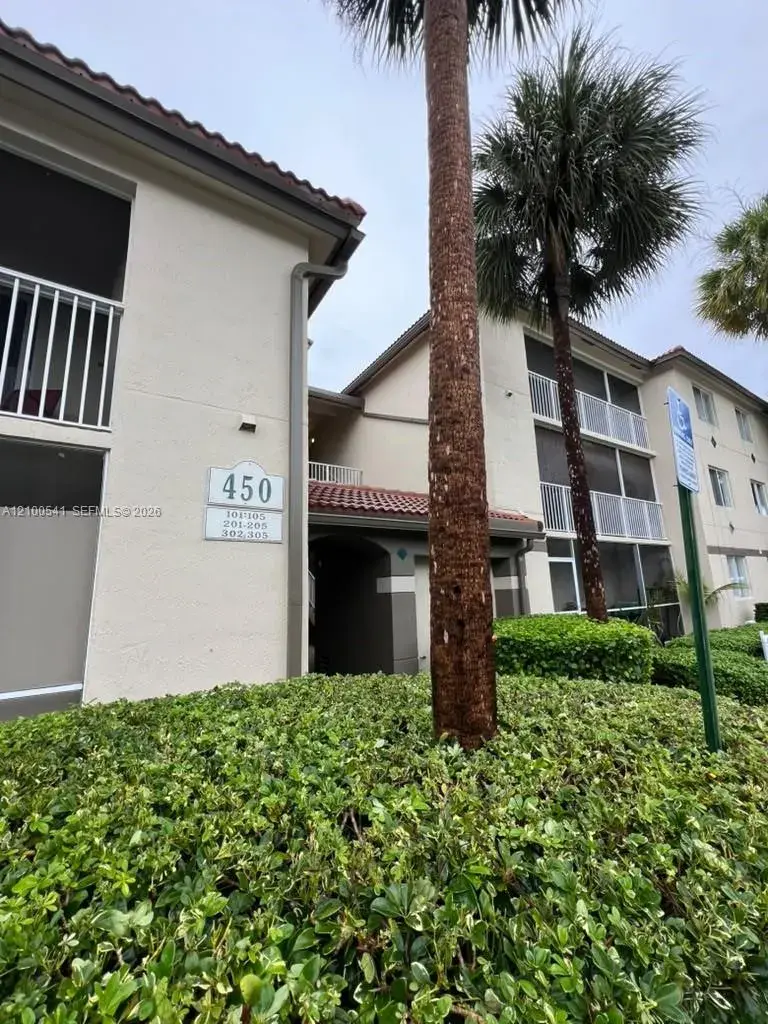 1 bedroom 1 bath Residential Lease for rent at 450 S Park Rd # 205, Hollywood FL 33021
