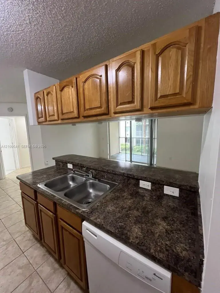 450 S Park Rd # 205, Hollywood FL 33021