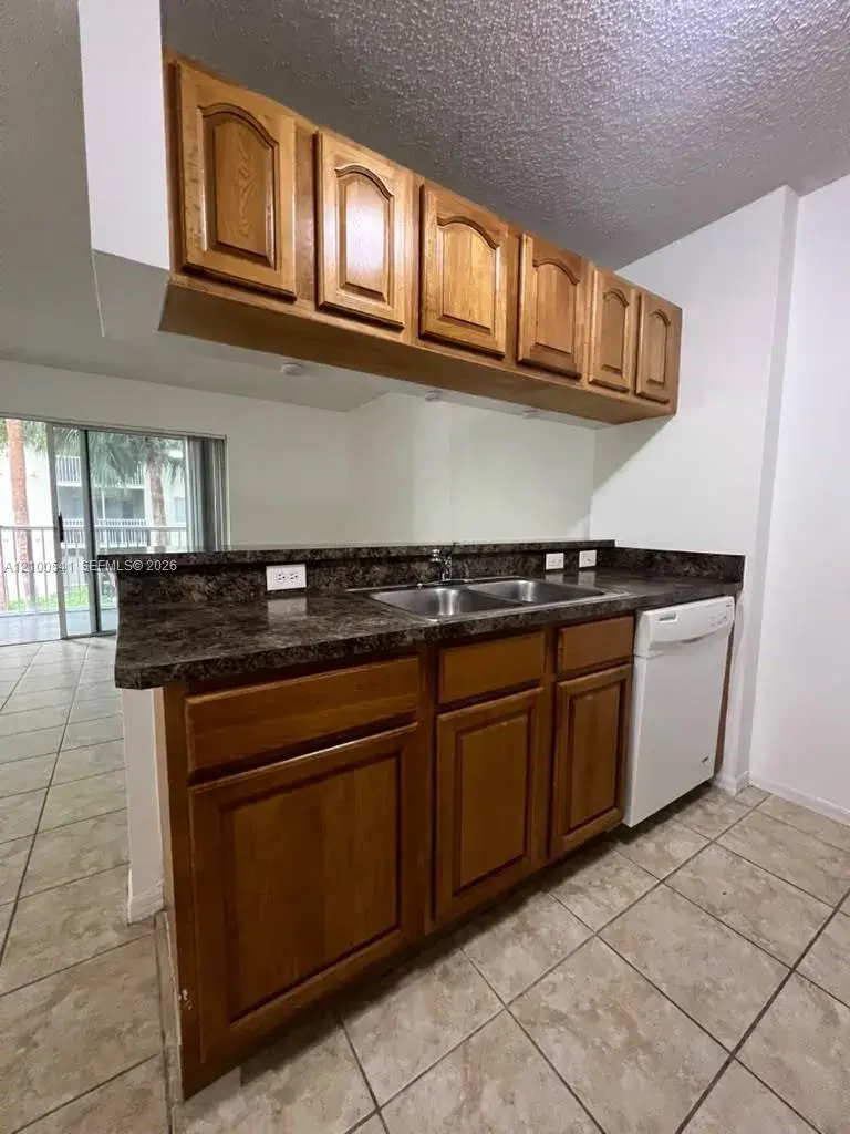 450 S Park Rd # 205, Hollywood FL 33021