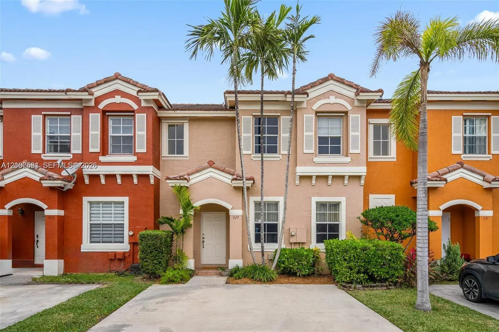 3 bedroom 3 bath Residential for sale at 645 E Mowry Ct, Homestead FL 33030