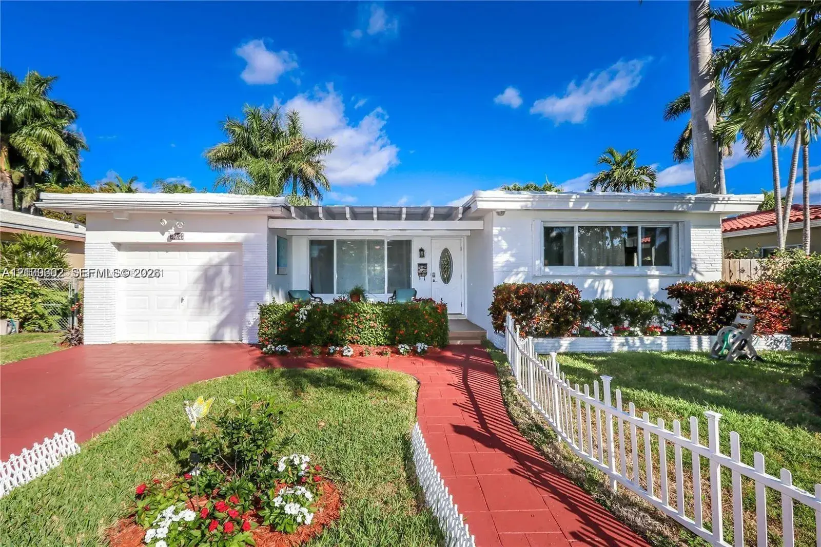 3 bedroom 2 bath Residential Lease for rent at 927 Lincoln St, Hollywood FL 33019