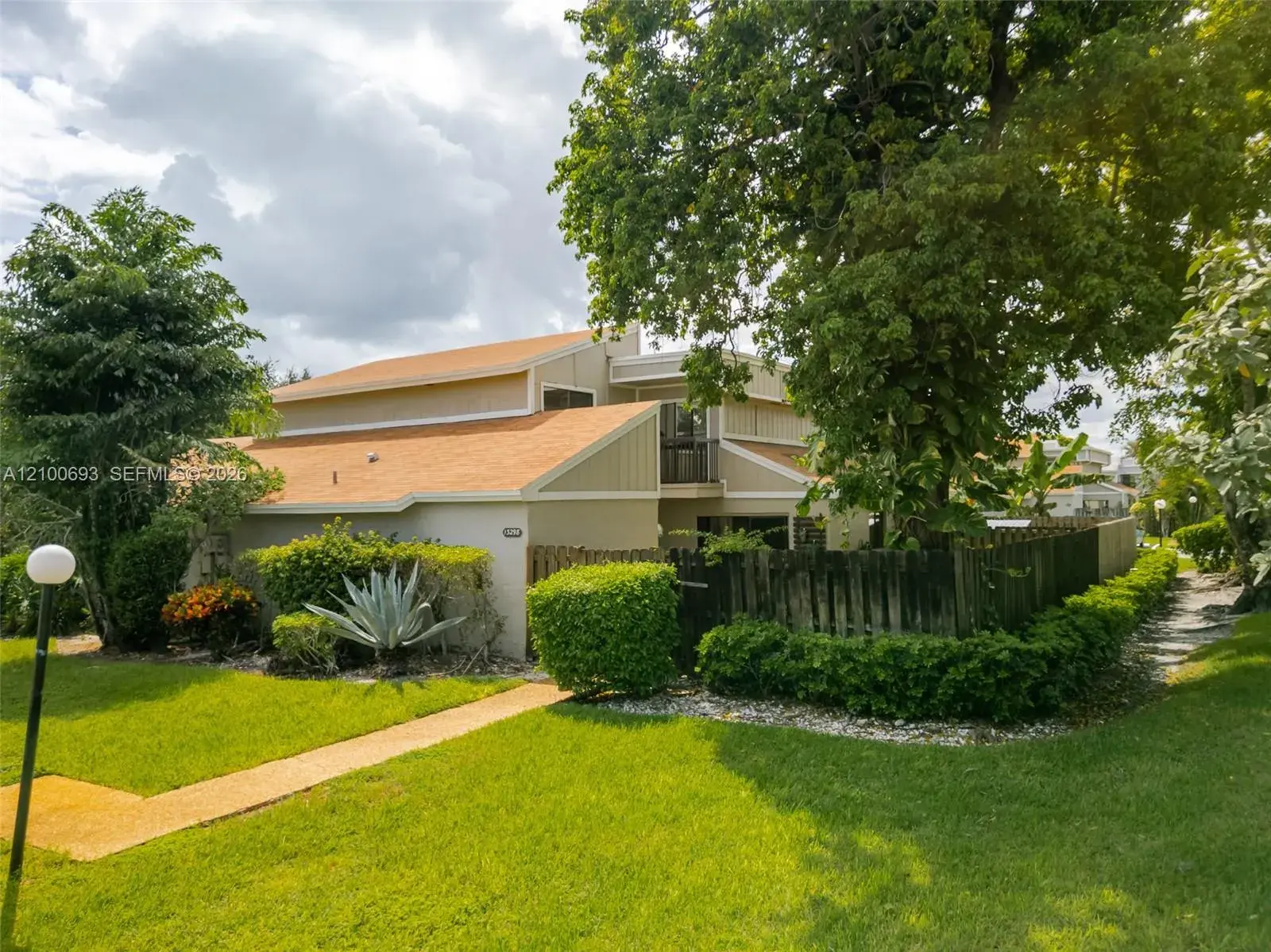 3 bedroom 2 bath Residential for sale at 13298 NW 6th Ct, Plantation FL 33325